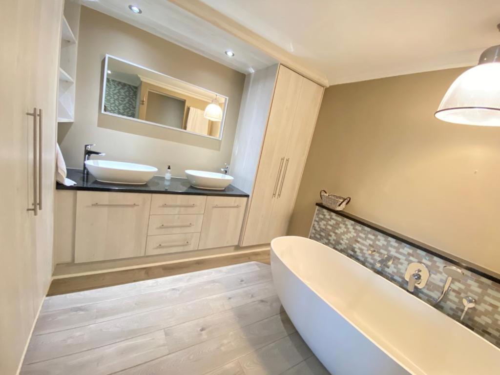 Loddey'S Self Catering Apartments - By Beach Collection Strand Extérieur photo
