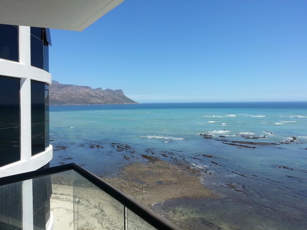 Loddey'S Self Catering Apartments - By Beach Collection Strand Chambre photo